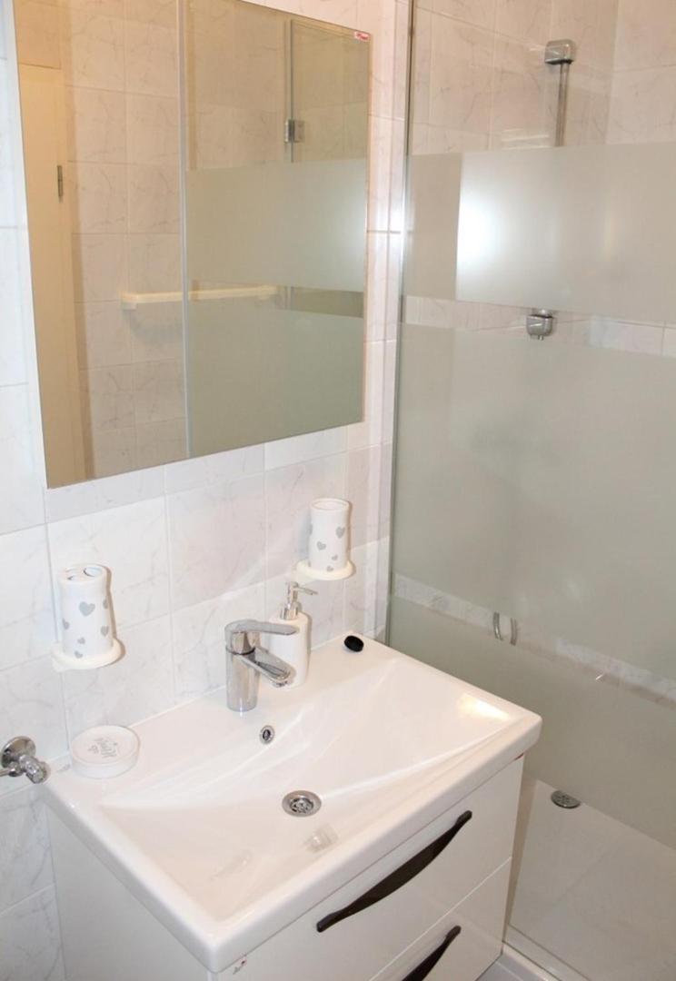 Apartment Bajuti 普利莫顿 外观 照片